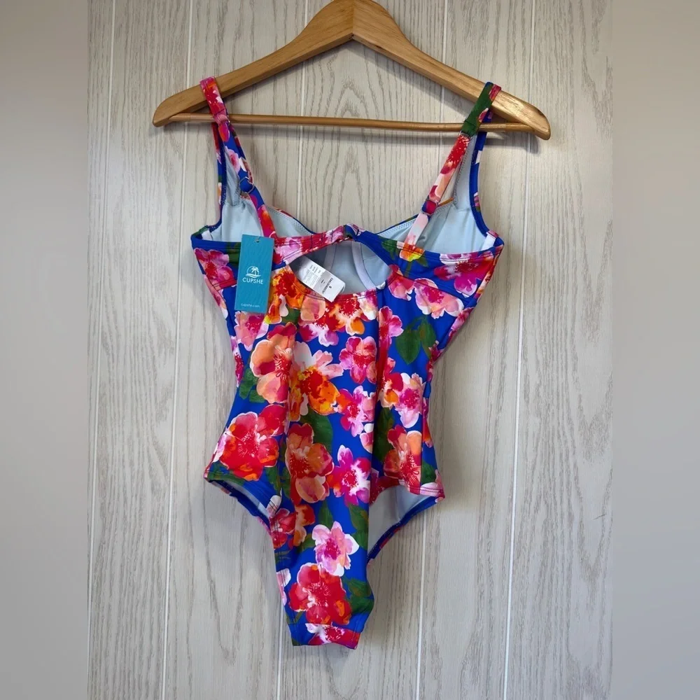 Cupshe Floral Underwire One-Piece Swimsuit Blue Multicolor – Size S NWT